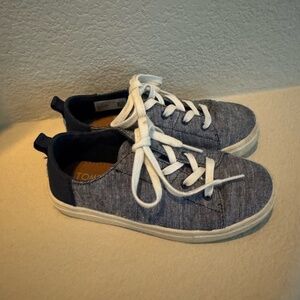 EUC - TOMS Shoes Lenny Navy Slub Chambray Lace-up Sneaker Youth Size 13 - EUC